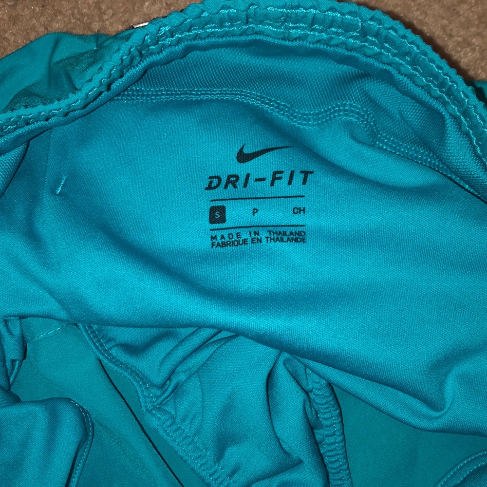 Nike running shorts - Picture 5 of 6